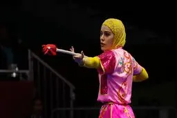 پرچم کاروان ورزش ایران در ناگویا به دست زهرا کیانی رسید