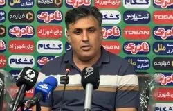 امیر خلیفه‌اصل: تا وقتی بتوانم به جوان‌ها بازی می‌دهم