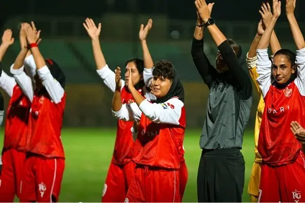 دو اتفاق متفاوت در شروع لیگ برتر؛ پخش زنده به بخش فوتبال زنان هم رسید