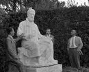 مجسمه فردوسی در المپیک رم
