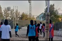 مشهد قهرمان اولین دوره مسابقات نت بال ساحلی شد