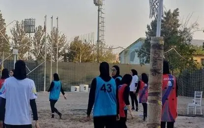 مشهد قهرمان اولین دوره مسابقات نت بال ساحلی شد